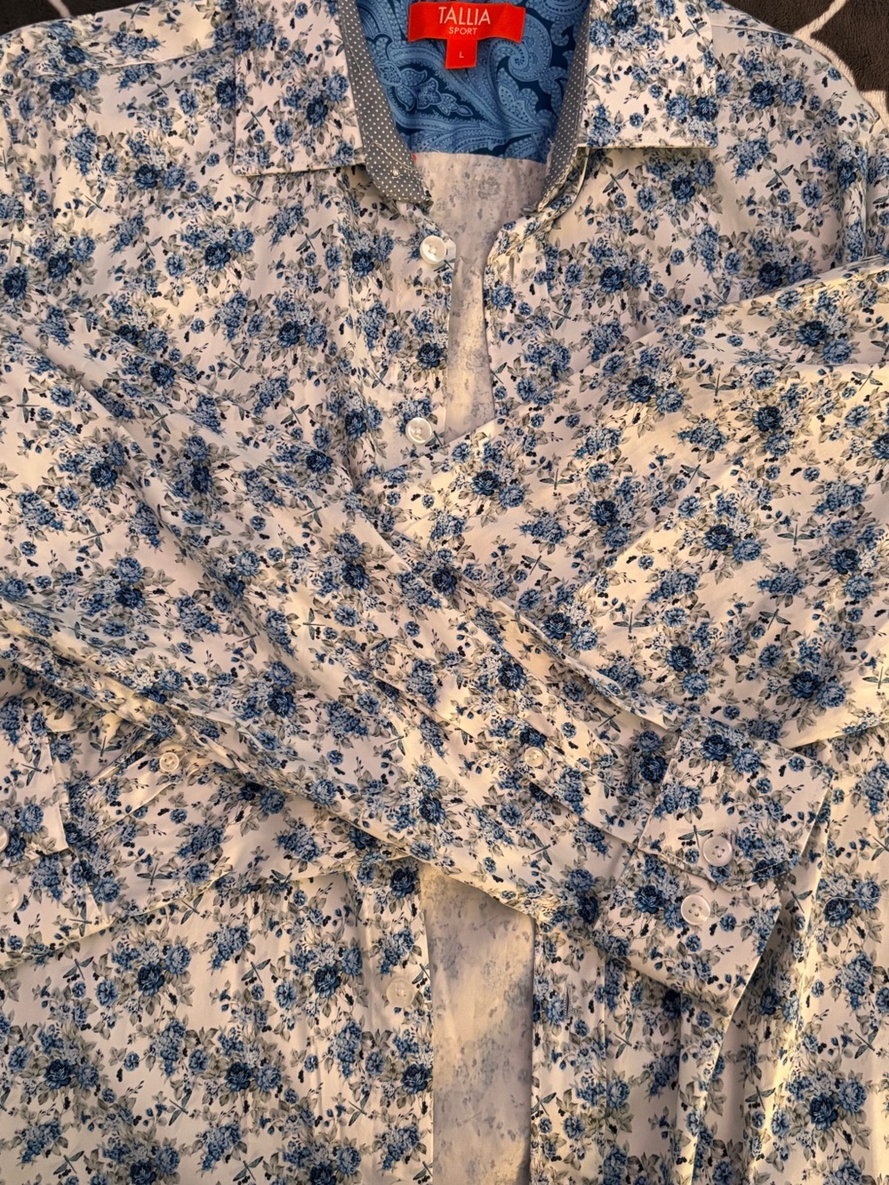 TALLIA Sport Navy and Light Blue Paisley Button-Up Shirt